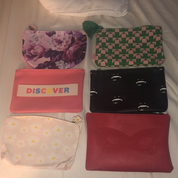 Collection of Ipsy make up bags + 2 free face masks - Picture 1 of 2